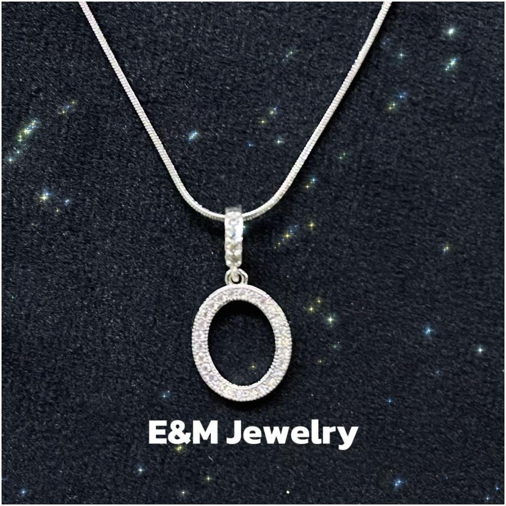 Königliches Hof-Halsband inspiriert von Mean Girls - Set mit Anhängern: Kreuz, Krone & römische Ziffern, vollständig besetzt mit Zirkonia - Luxuriöser, vergoldeter Kupfer-Choker für Damen