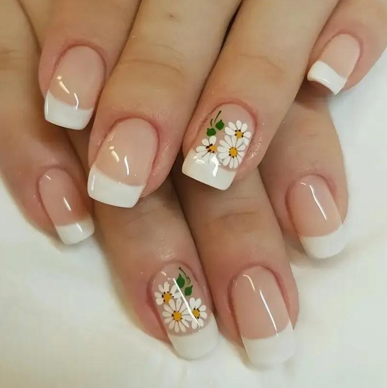 New Jindian Fashion Nail Art French Small Fresh Daisies Short Square Wearing Nail Art *3pcs