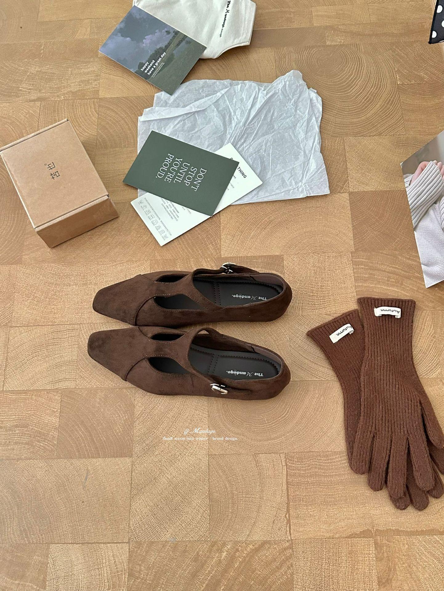 

European station T-band thin light mouth single shoes women s 25 autumn square head Mary Jane shoes low heel design sense young women s shoes 39 серый