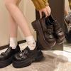 Slipper Damen 2025 Herbst neu super angesagt Retro kleiner Mann dicke Sohle Höhe Pendeln Mode kleine Lederschuhe Damenschuhe