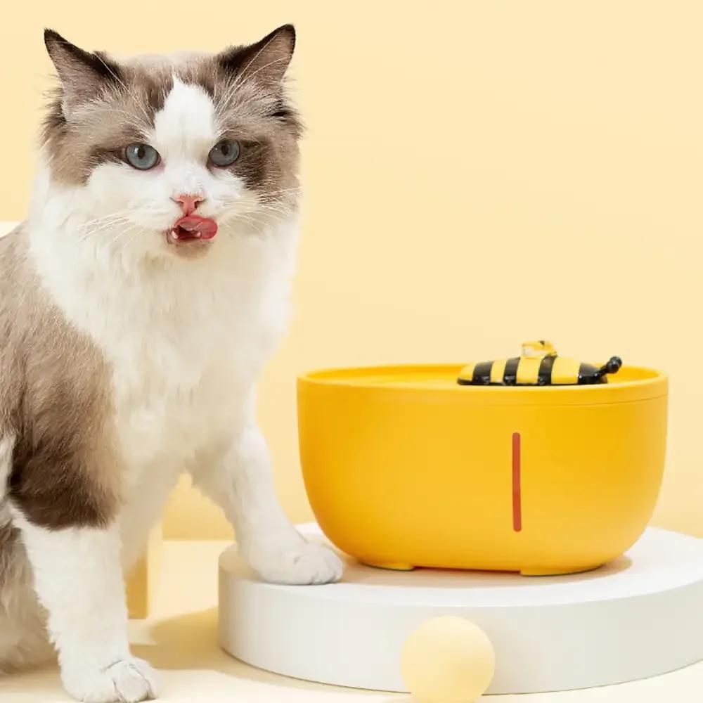 Pet Cute Water Dispenser 2L High-capacity Automatic Circulating Silent Water Dispenser Cats Intelligent Live Flowing Water Bowl
