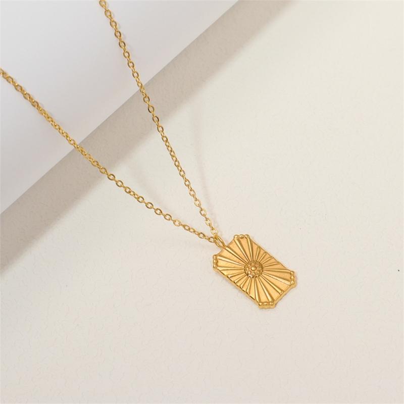 18K Gold Plated Pearls Chain Star Pendant Necklace Sturdy Stainless Steel Waterproof Jewelry Accessory for Women