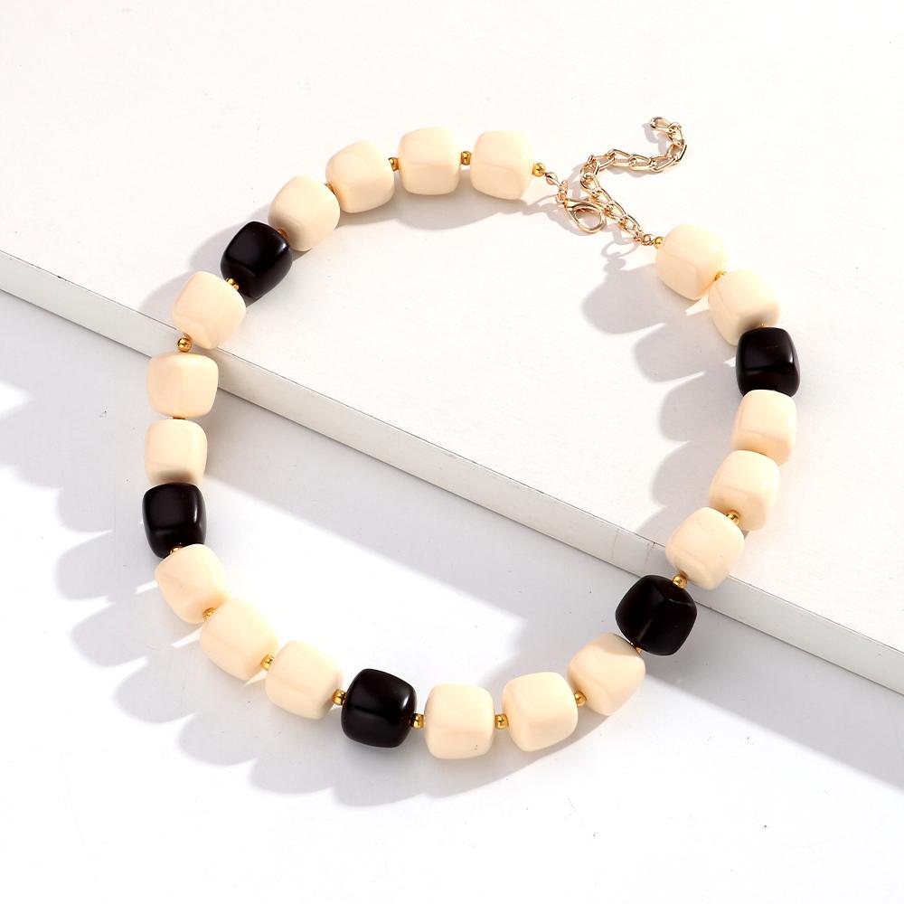 New Trendy Colorful Resin Square Beads Chain Necklaces for Women Popular Handmade Acrylic Geometric Choker Retro Jewelry Gift