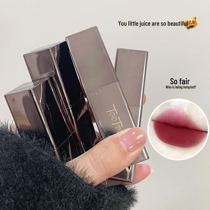 Fluffy Clay Velvet Matte Long-Lasting Lipstick for a Natural Whitening Look