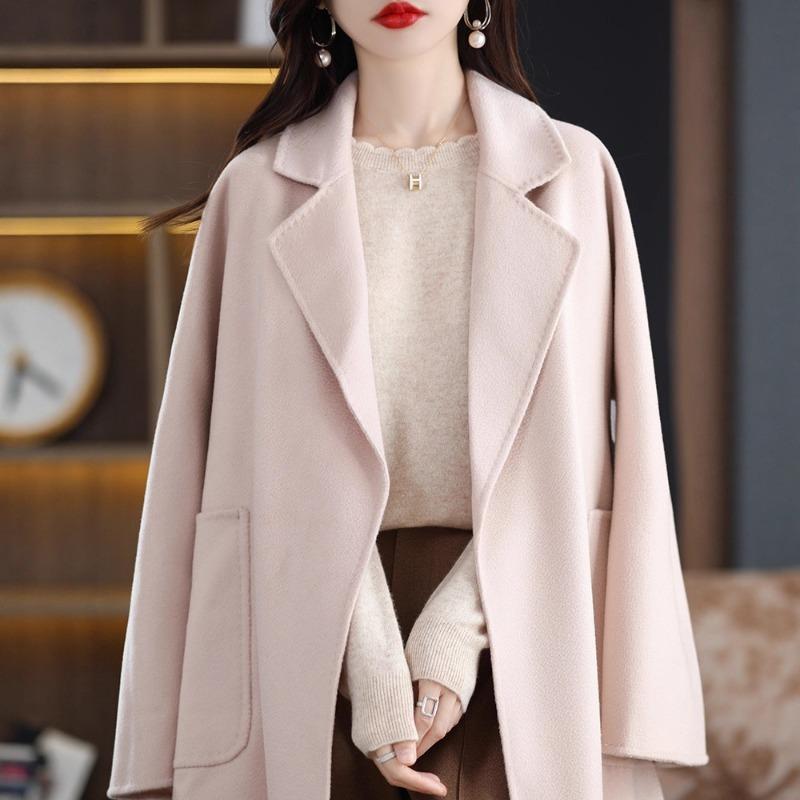 Soft and versatile crew neck base shirt, thin knitwear, spring new loose underwear with low neck sweater