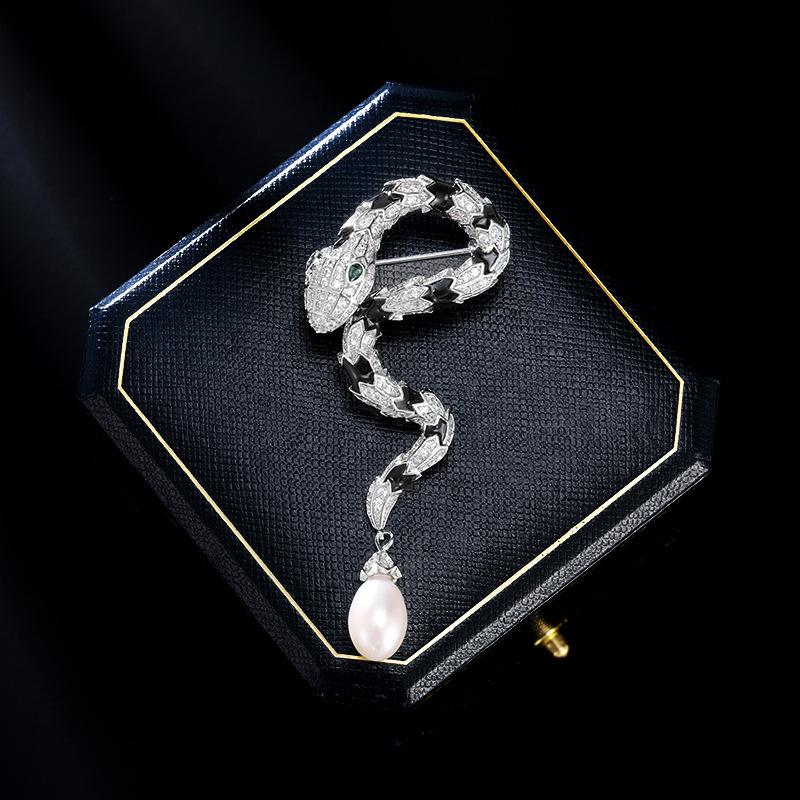 

Винтажная булавка из пресноводного жемчуга, брошь в виде зодиакальной змеи, изысканный пиджак высокого класса, аксессуары из нишевого циркония