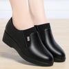 Módní Pohodlné Boty z Měkké Kůže s Hlubokým Výkrojem Flexibilní Mokasíny Dámské 2024 Jaro Platforma Klínky Boty Do Kanceláře Pro Mamu Do Práce Nové