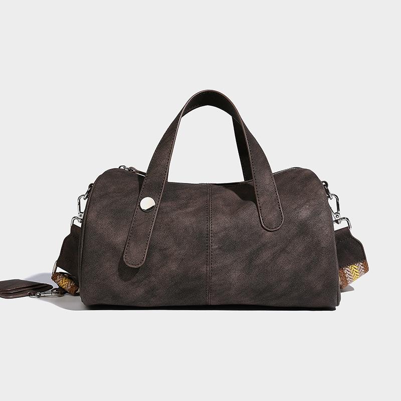 2024 Fall/Winter New Niche Fashionable Commuting Large-Capacity High-End Bowling Boston Pillow Women's Handbag