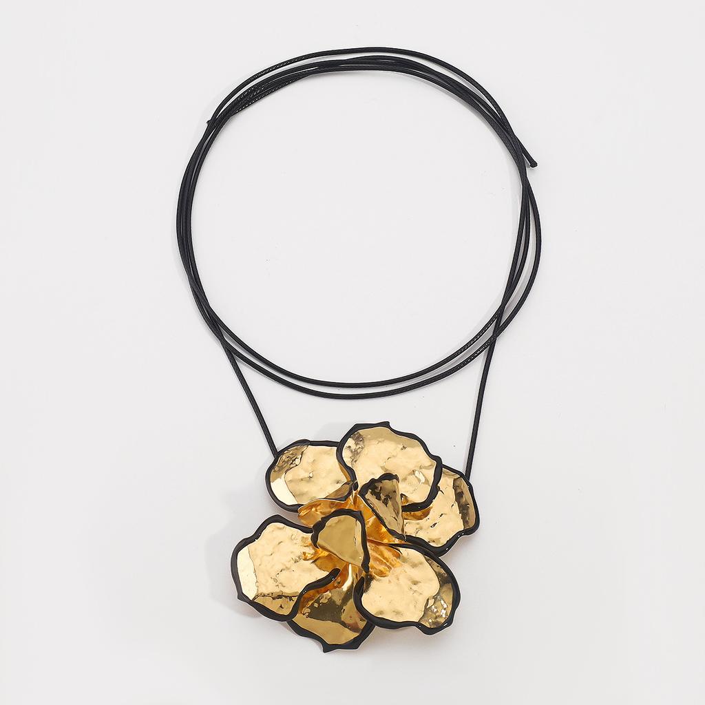 Tooxika Exaggerated Oil Drip Black Edge Three-dimensional Ruffled Flower Pendant Necklace Vintage Stacking Necklace