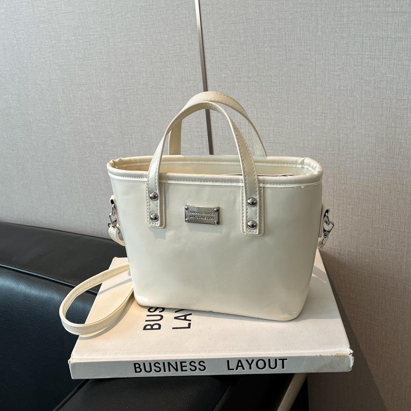 High-end Small Bag Women's 2025 New Fashion Versatile Messenger Bag Spring and Summer Popular Portable Bucket Bag