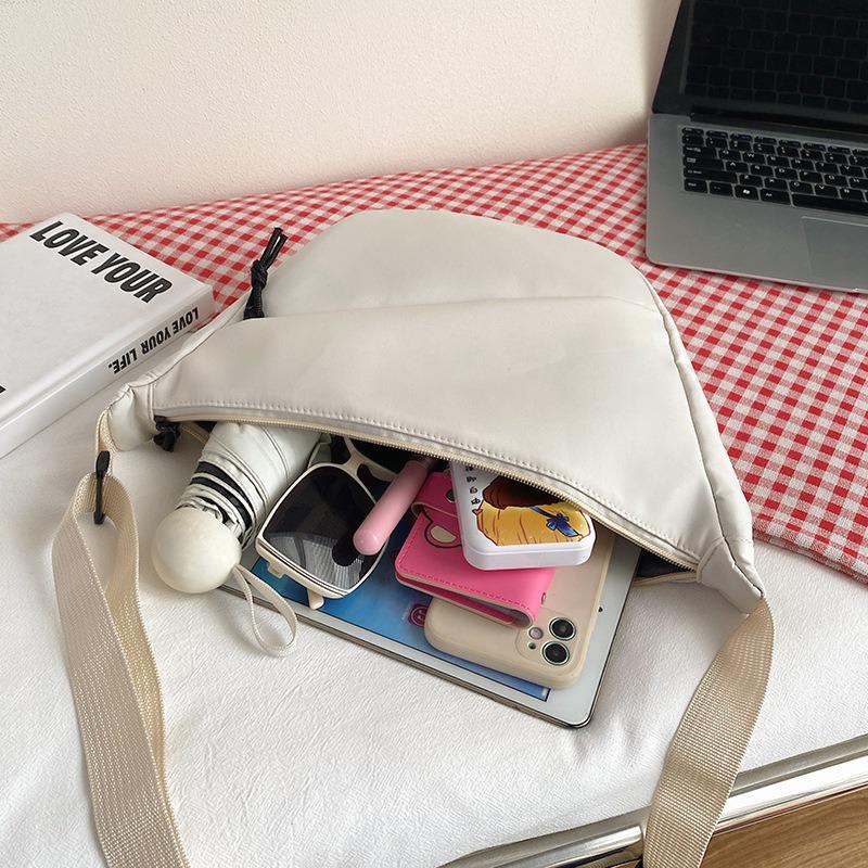 Fashion Underarm Bag Viral Shoulder Bag Women Minimalist Chic Crossbody Bag Versatile Instagram Bag