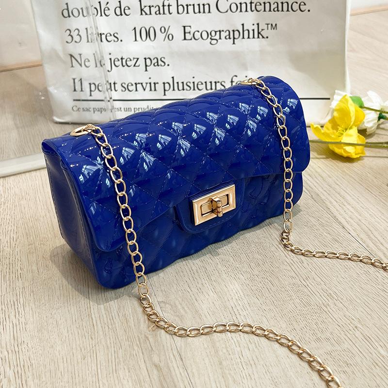 Fashion pearl shoulder jelly bag, women's versatile diamond lipstick change bag, one piece.