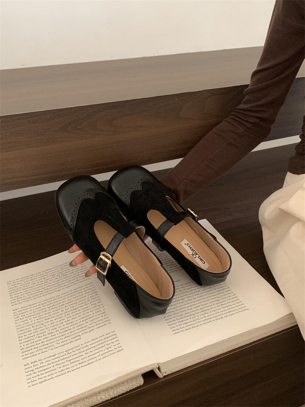 

Ретро туфли Мэри Джейн с квадратным носком, с пряжкой, маленькие кожаные туфли на плоской подошве, женские, осень 2025, новая корейская версия студенческих туфель 39 чёрный