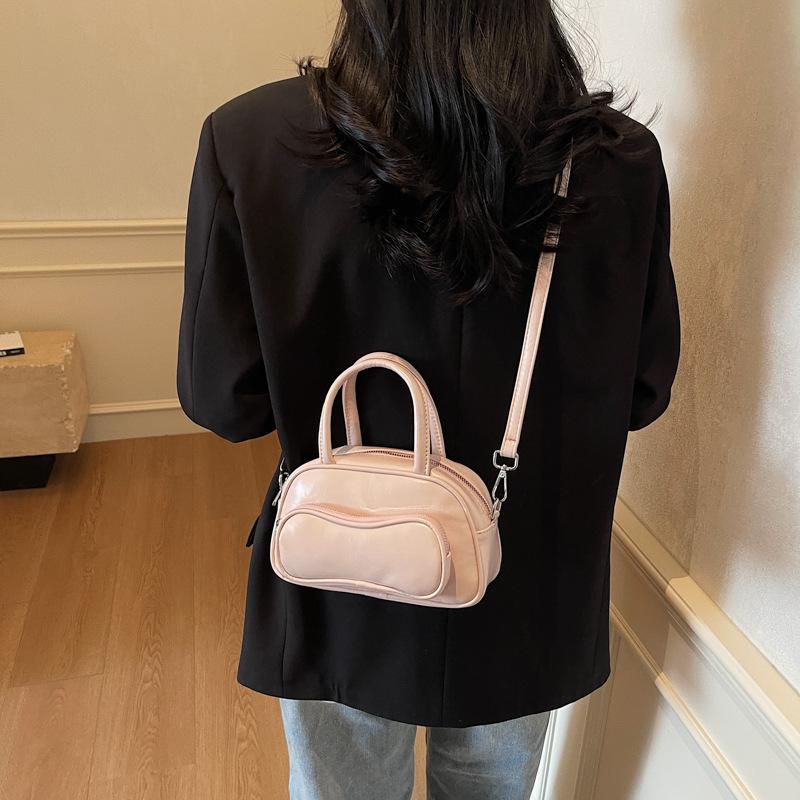 

Spring and Summer Super Fire Small Bag Women s 2025 New Fashion Versatile Messenger Bag Premium Portable Bowling Bag розовый