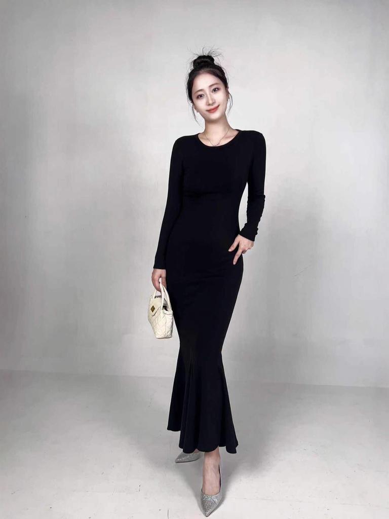 Heat-Generating Black Fishtail Evening Dress: Elegant, Versatile, and Fashionable with a Simple Round Neck Design