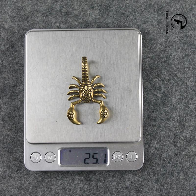 Мини-статуэтка скорпиона из цельной латуни, ручная работа, брелок для ключей, украшения, поделки, медь, винтажные миниатюрные фигурки, настольное украшение