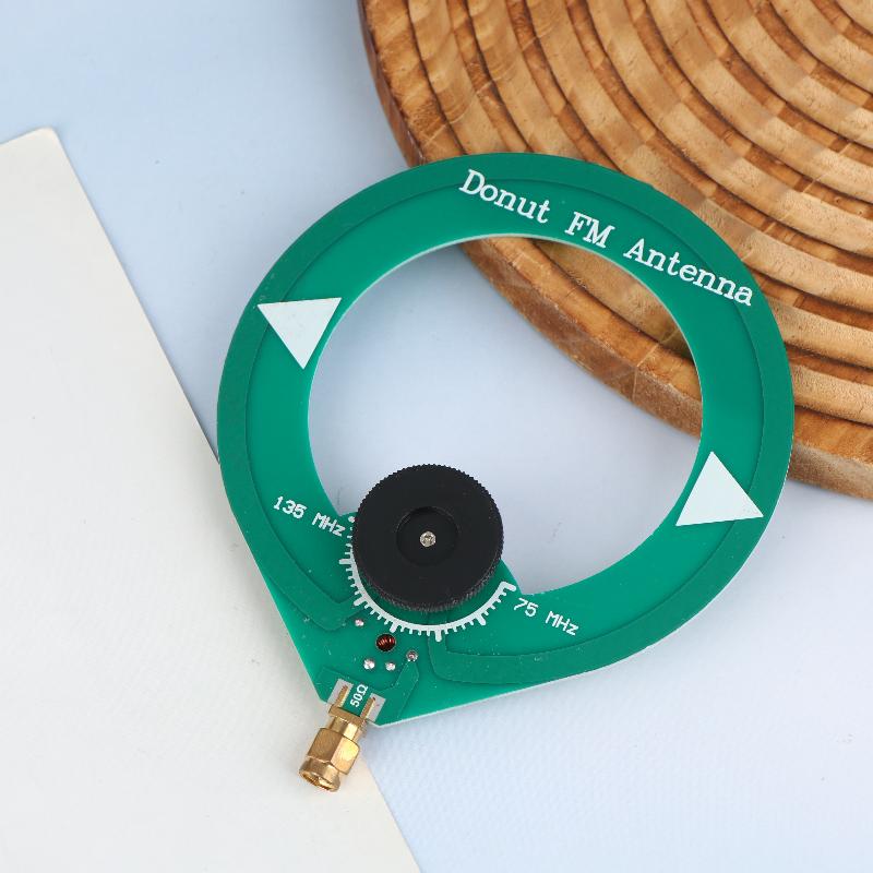 Mini Loop Antenna Module 75M-135MHz FM Antenna SMA Male Head Interface Vehicle-Mounted Portable Broadcast Green Board