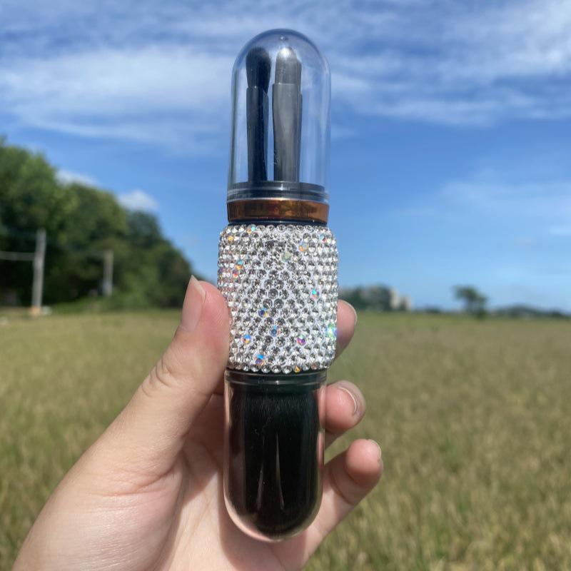 

Elegant Rhinestone-Studded 4-Piece Makeup Brush Set: Portable Eyeshadow & Blush Brushes