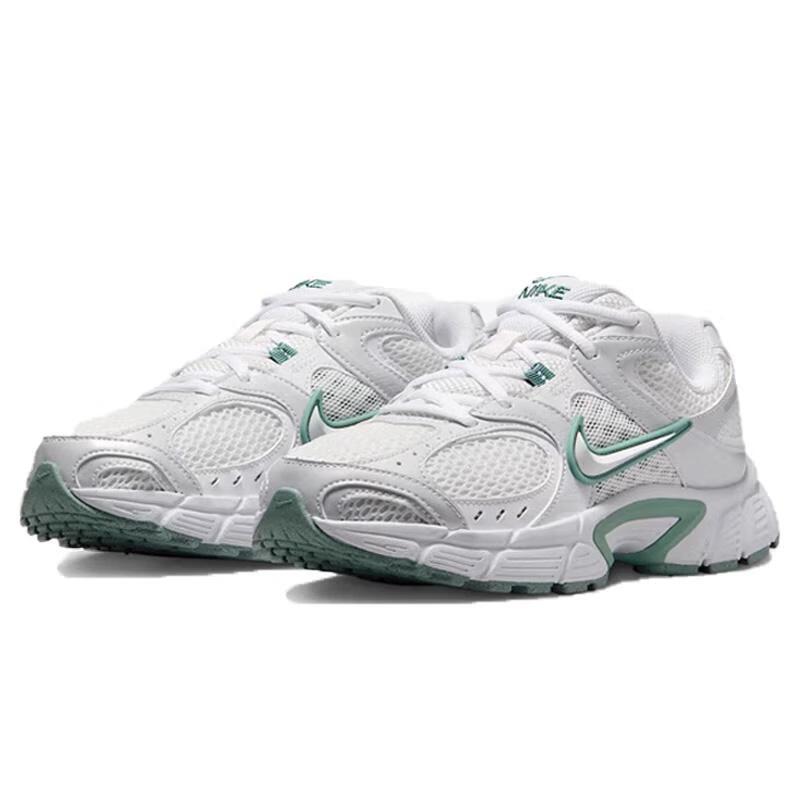 

NIKE Women s HQ7901-106 Casual Sneakers 38.5