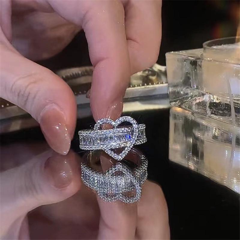 High-End Women's Light Luxury Heart Ring - Exquisite Open Index Finger Design, Trendy 2022 Style