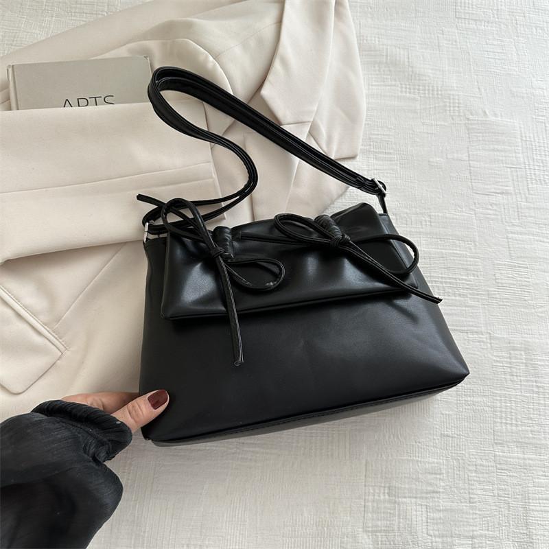 Large Capacity Women's Casual Soft Shoulder Bag 2024 New Stylish Street Fashion Crossbody Bag