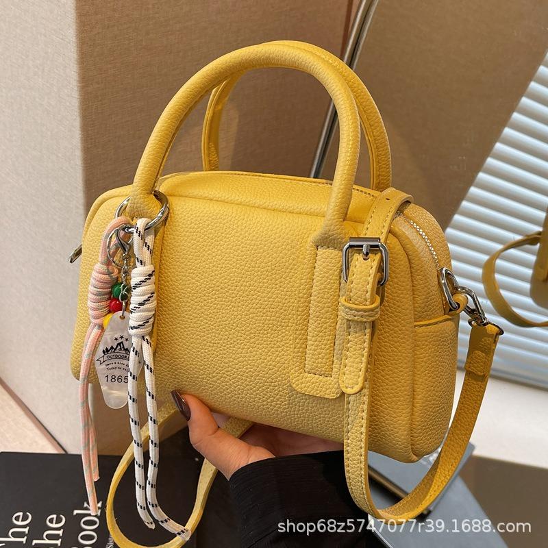 Lychee Pattern Portable Bowling Bag Women's New Trendy Fashion Niche Pillow Bag Messenger Bag