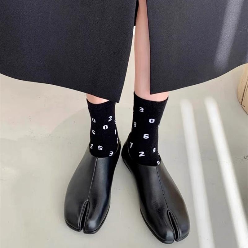 

Мягкая подошва мягкая кожа свиная нога с раздвоенным носком женская обувь нишевая с мелким вырезом одинарная обувь женская плоская Мэри Джейн женская обувь 40 коричневый