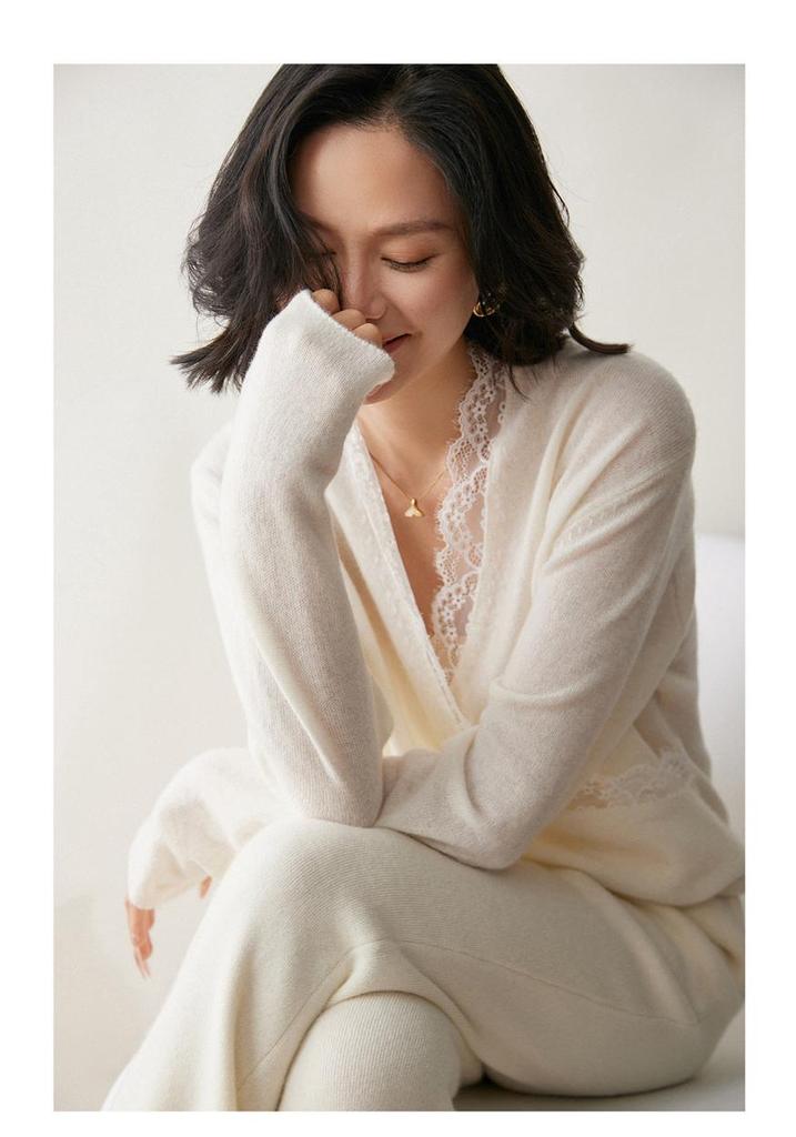 2026 Autumn/Winter Women's V-Neck Cashmere Lace Crossover Wool Sweater