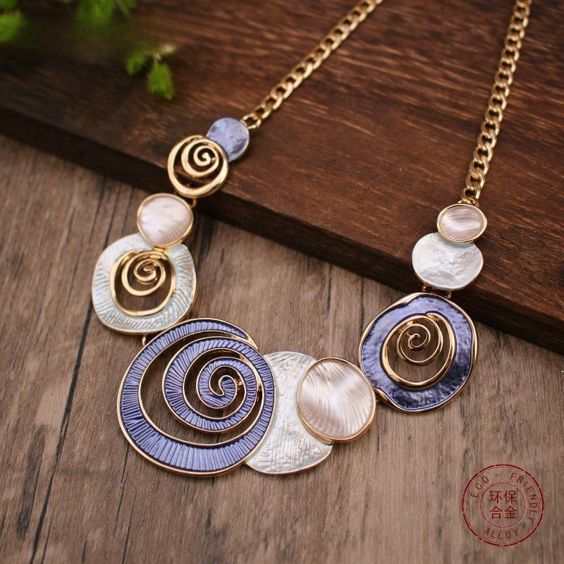 Color Painting Oil Hollow Conch Necklace, Versatile Women's High-end Conch Necklace