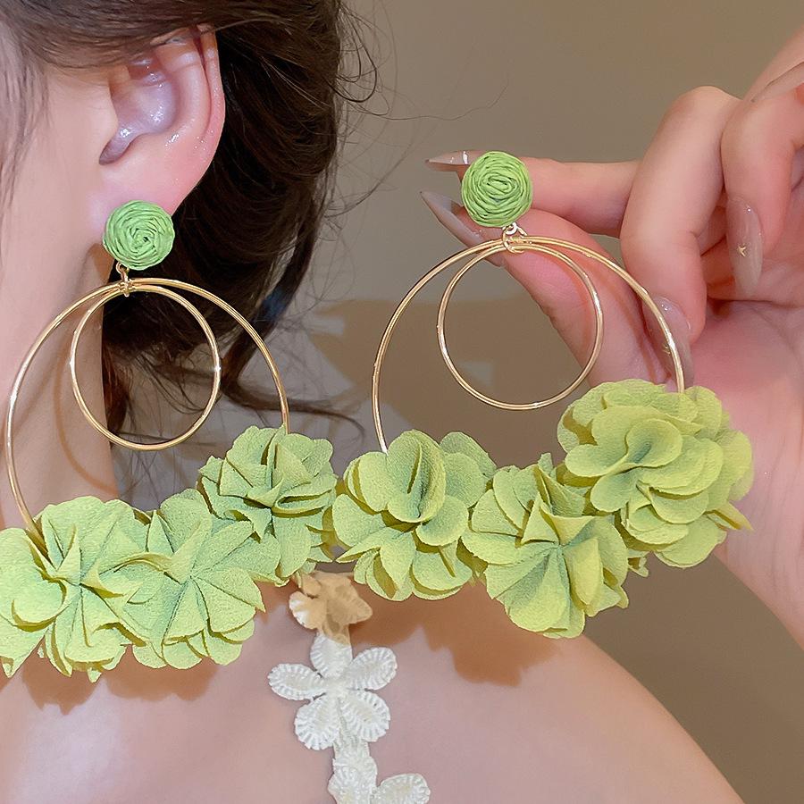 Silberne Nadel Strass Blume Quaste Brautohrringe, Vielseitige Ohrstecker für Damenmode.