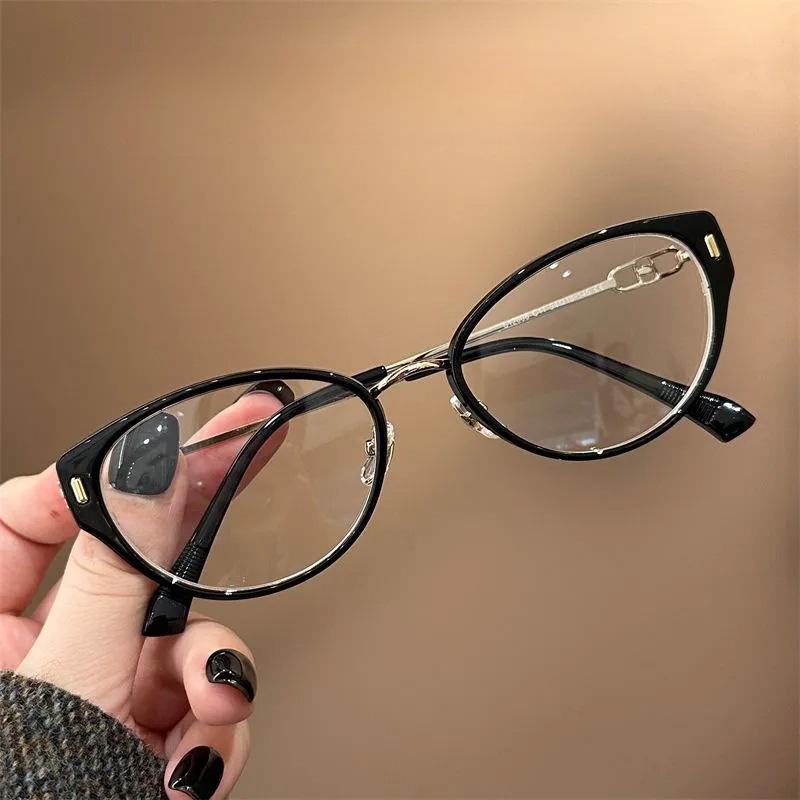 Stylish and Versatile Retro-style Glasses for Women, Anti-blue Light Glasses, High-end Eye Frames.
