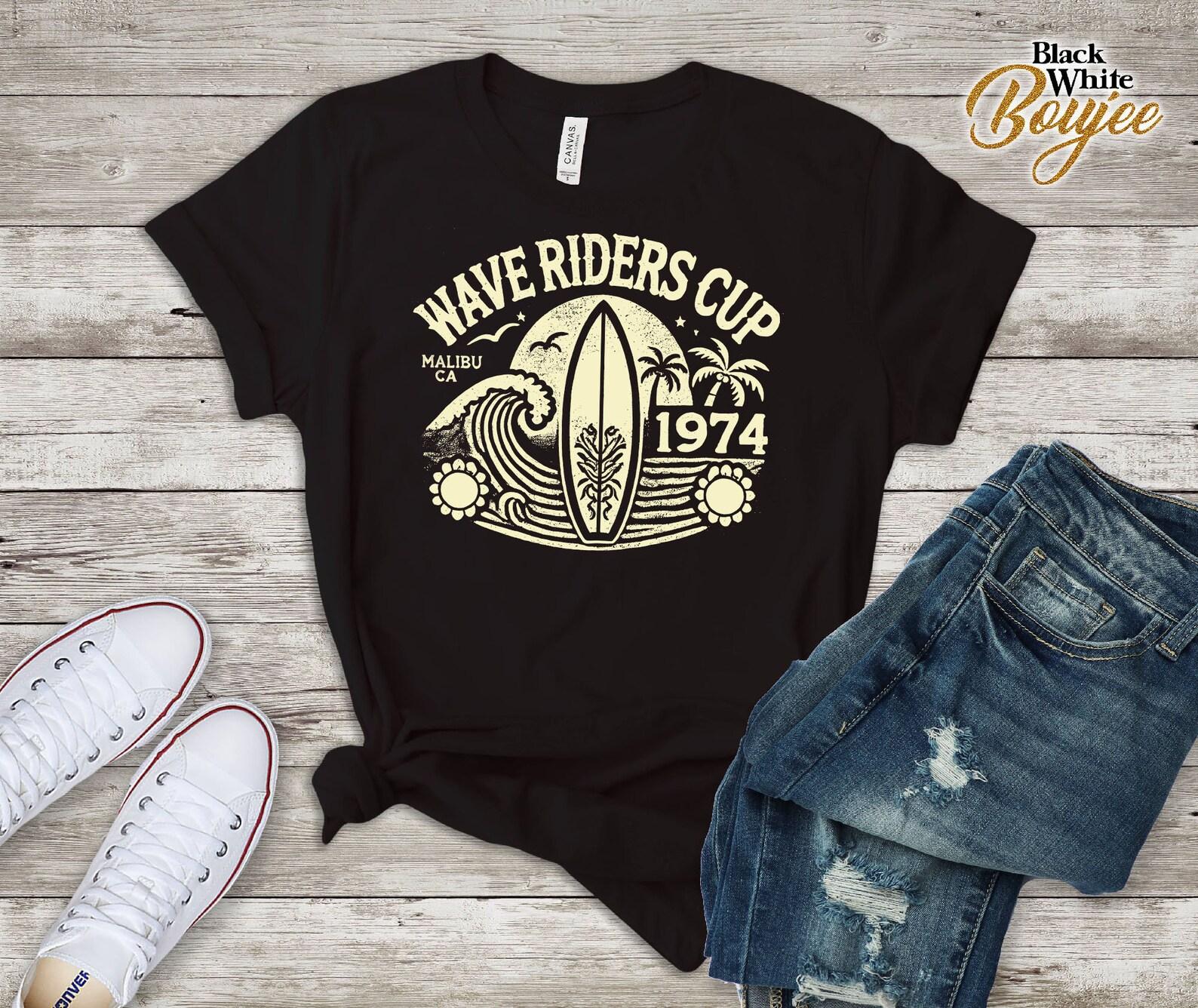 Wave Riders Club T-Shirt - Vintage Style Surfing Tee, Perfect Surfer Gift, Retro Surf Club Apparel, Classic Beach T-Shirt S