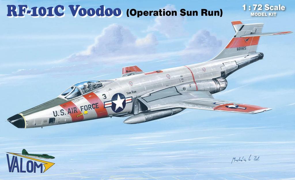 VALOM Scale US McDonnell Voodoo Sunrun Recorder Plastic Model Kit CV72131 1/72 RF-101C