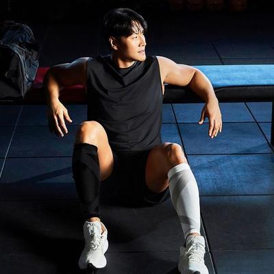 CELLVERINE Compression Calf Sleeve (White/Black)