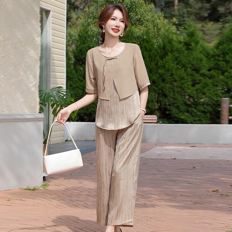 

Stylish Summer Two-Piece Blouse & Shorts Set for Middle-Aged Women 2XL коричневый