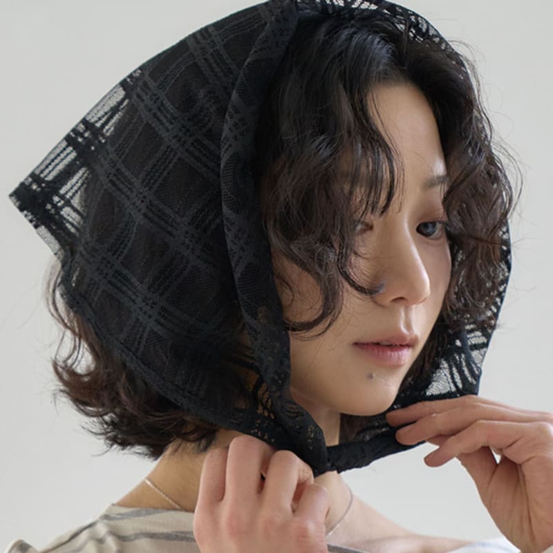 The GREEN Lab Checkered Lace Scarf (2colors)