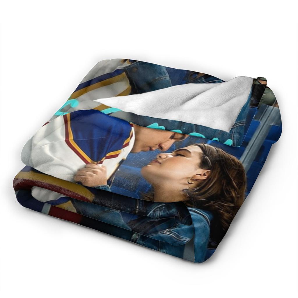 Hannah and Garrett Off Campus Flannel Blankets Funny Throw Blanket for Sofa Bedding Lounge Bedspreads,