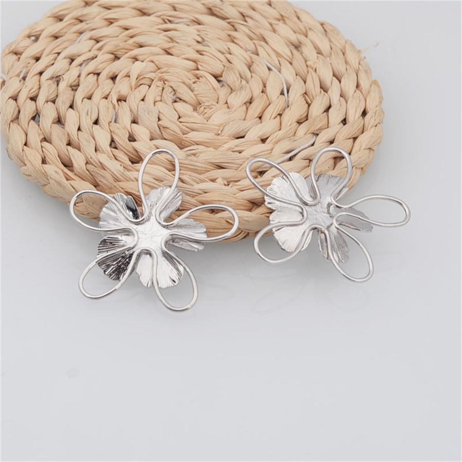 Übertriebene Große Webblumen Metall Goldene Stecker Ohrringe für Frauen Ohrschmuck Accessoire