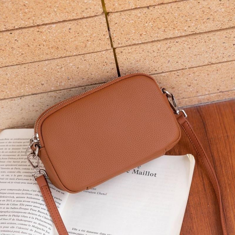 The First Layer of Cowhide Women's Bag, Shoulder Messenger Bag, Simple Multi-compartment Zipper Square Bag, Soft Leather Change Mobile Phone Bag.