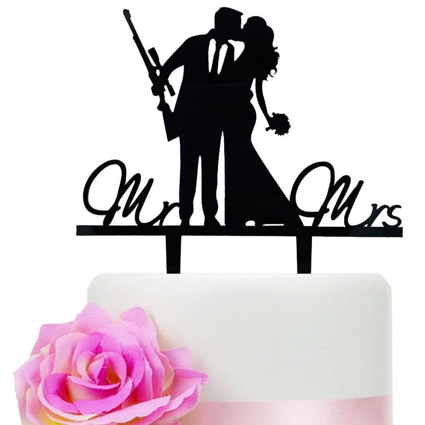 Exquisite Acrylic Wedding Cake Topper - Couple Proposal Design