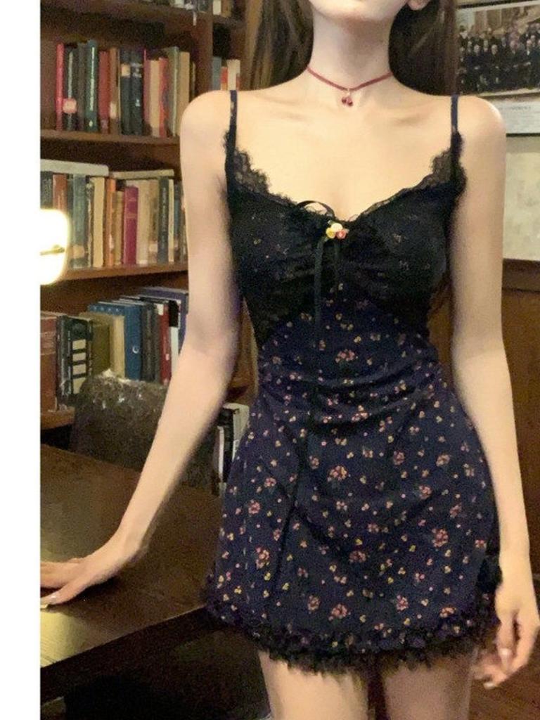 Korean Gentle Wind Super Beautiful Floral Suspender Dress Imperial Sister Beautiful Slim Hip Skirt 2026 Summer