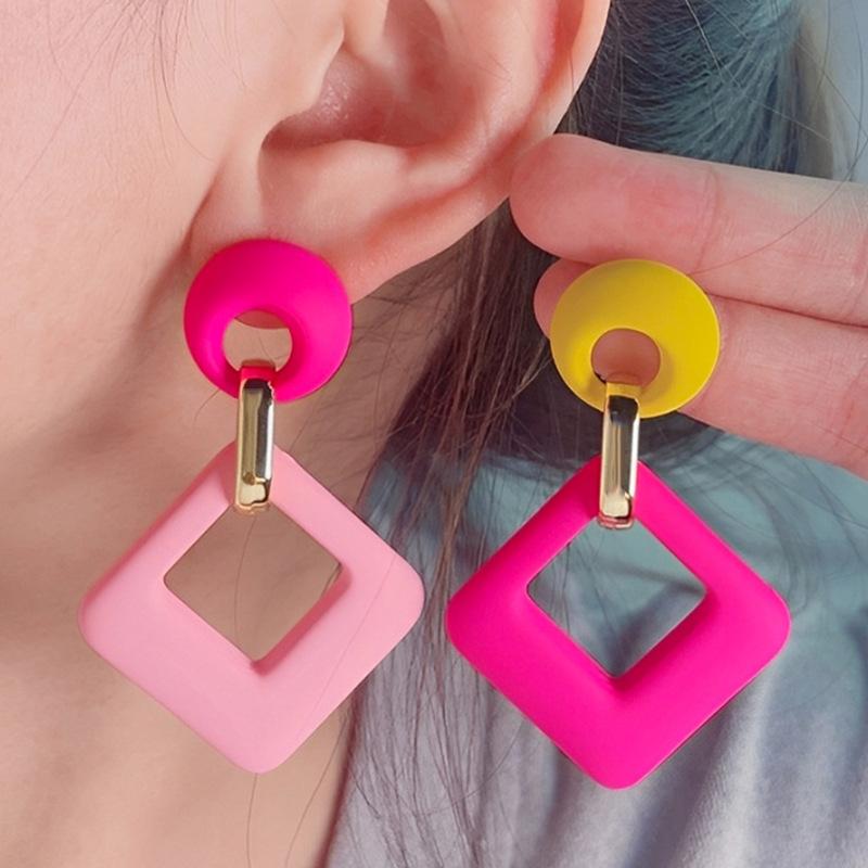 Colorful Hollow Square Earrings for Women Retro Daily Life Girl Simple Sweet Buckle Design Acrylic Earrings Party Wedding Jewelr