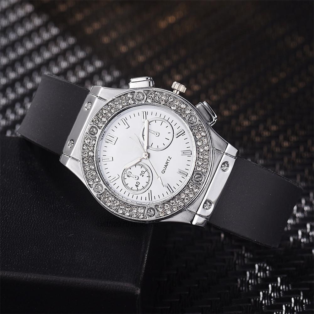 Gumové dámské hodinky Luxusní značky Casual Diamond Dámské Quartz náramkové hodinky Jednoduché sportovní hodiny