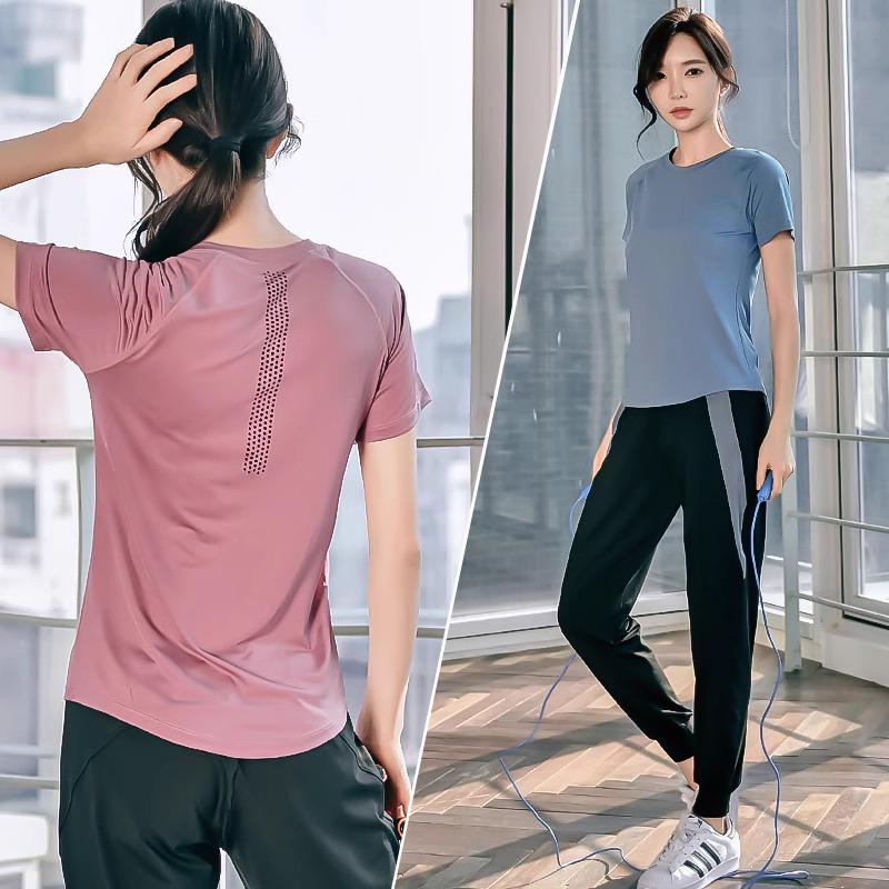 "Women's Quick-Dry Short Sleeved Yoga and Running Top - Loose, Breathable, Plus Size, Casual Spring/Summer Activewear"