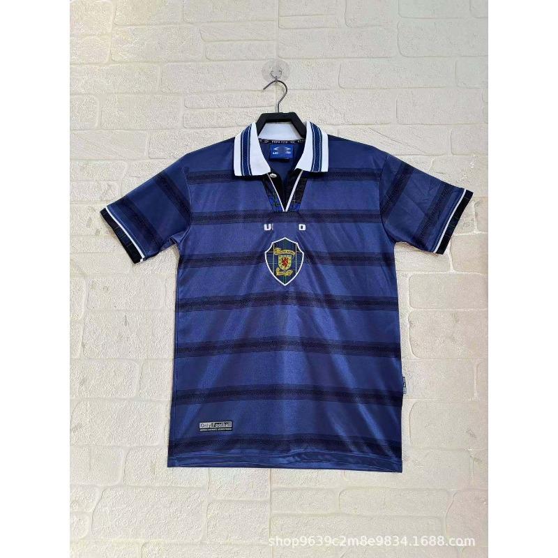 Vintage Portugisisk Italiensk Vintage Fotbollsdräkt Grossist Nostalgisk Utgåva Match Högkvalitativ Fotbollsdräkt Fläktutgåva