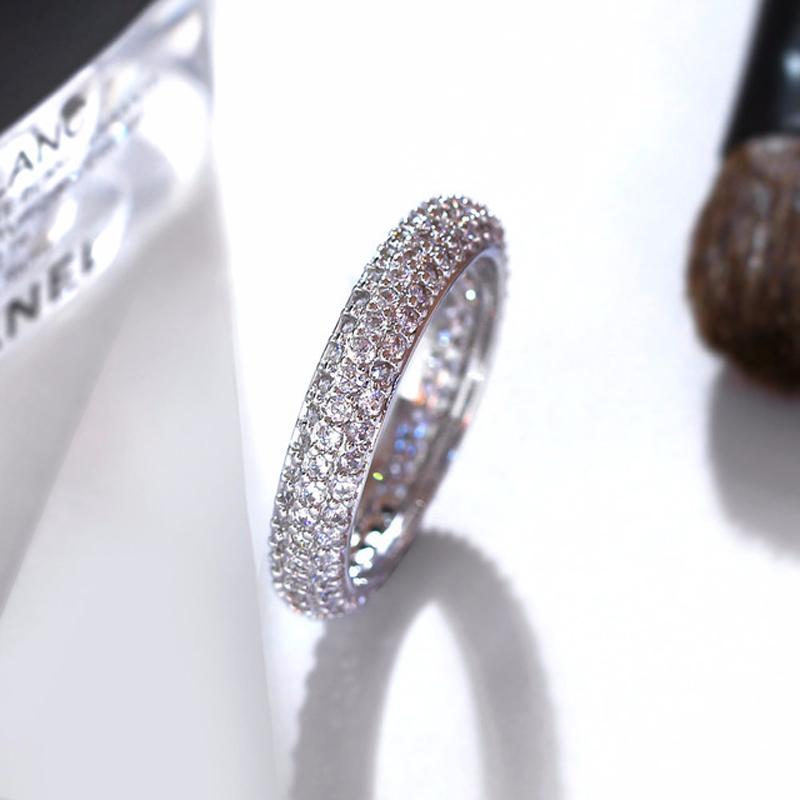 Elegant Micro-inlaid Zirconia Circle Ring Female Fashion Temperament Engagement Ring for Women