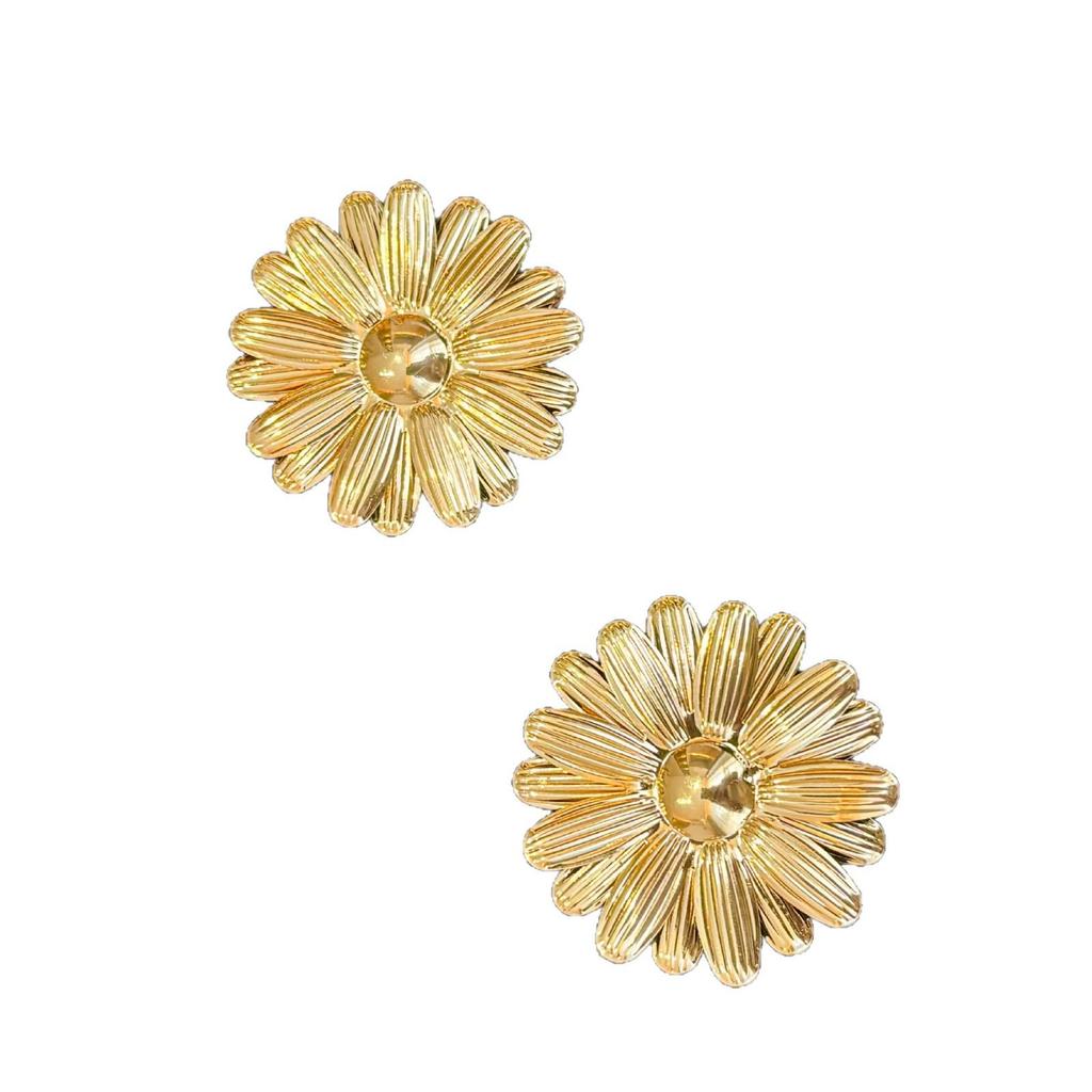 Retro Daisy Earrings: High-End Fashion Exaggerated Studs