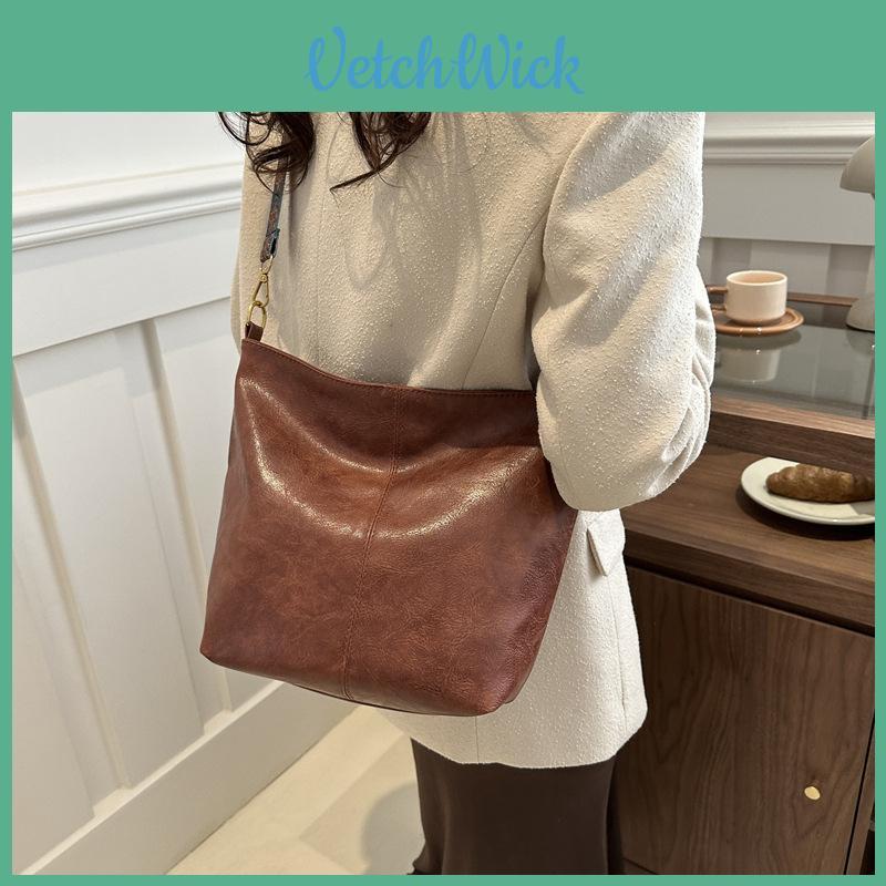 2024 New Simple Casual Bucket Bag Unique Aesthetic Fashion Shoulder Bag Retro Commuter Large Capacity Bag Women Black