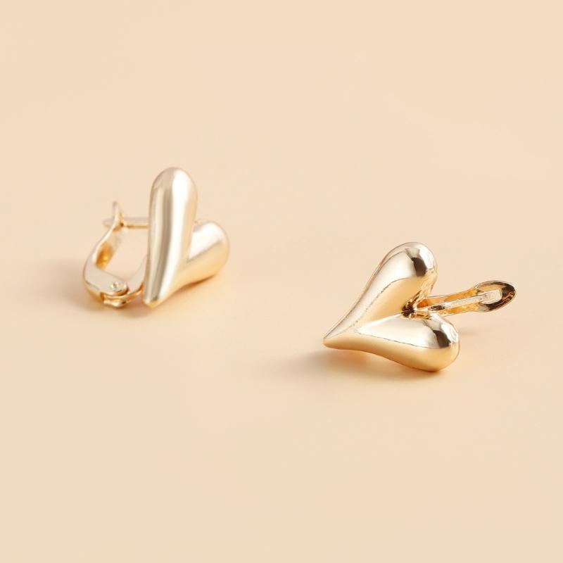 Heart Studs Earrings Creative Ear Accessory Heart Ear Studs Alloy Texture for Teens Youthful Fashion Lovers Present