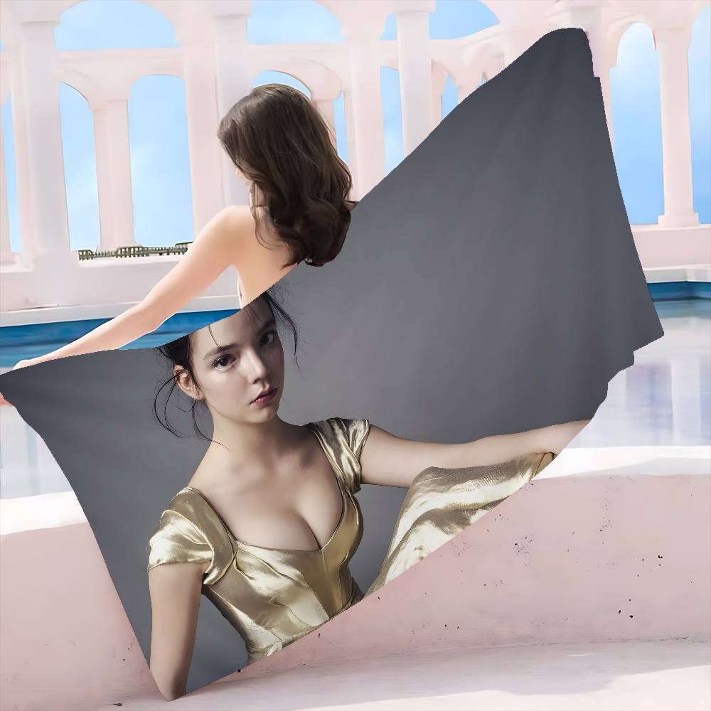A-Anya Taylor-Joy Microfiber Beach Towel Absorbent Quick Dry Soft Yoga Swimming Resort Mountain Climbing Towel